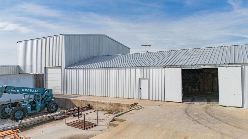 More Photos Of 9705 SE 1300th Rd, Humansville Industrial For Sale