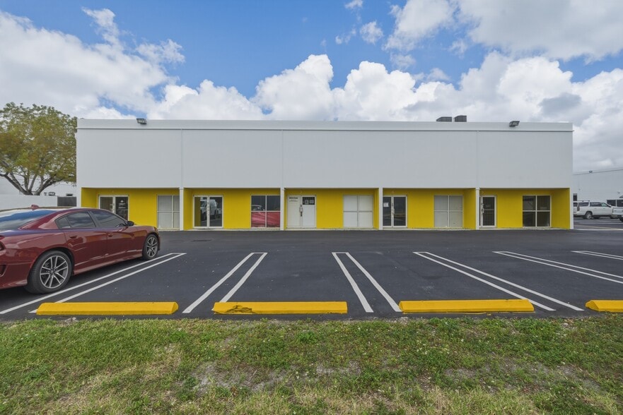 More Photos Of 6700-6724 NW 72nd Ave, Miami Unknown For Lease