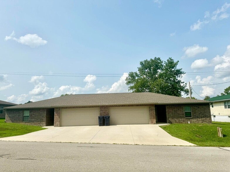 Primary Photo Of 723 Hawthorne St, Houston Apartments For Sale