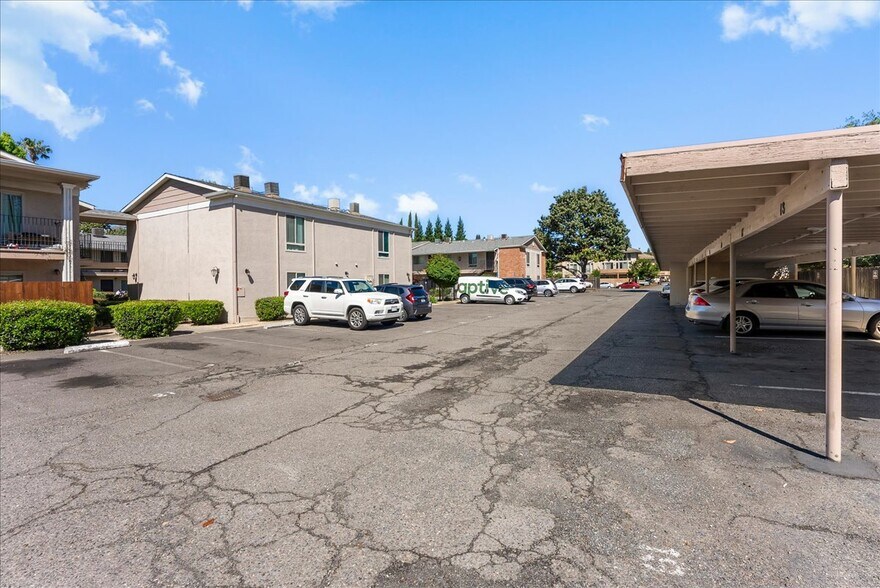 More Photos Of 915 Johnfer Way, Sacramento Apartments For Sale