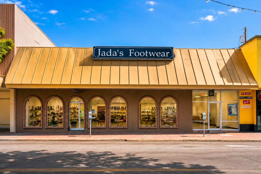 More Photos Of 57 N Morley Ave, Nogales Storefront Retail Office For Lease