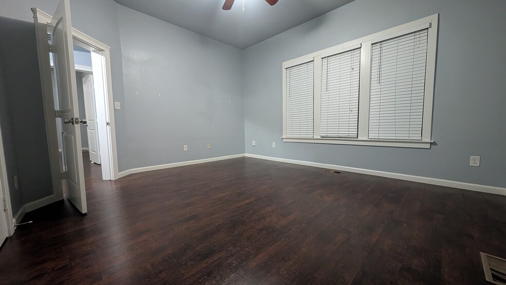 More Photos Of 203 Heard St, McKinney Apartments For Sale