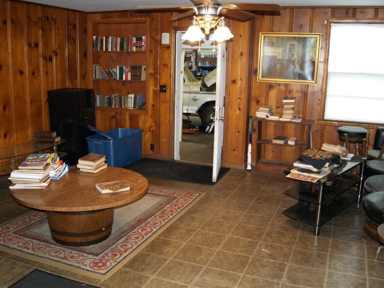 More Photos Of 760 Ledford St SE, Smyrna Warehouse For Sale