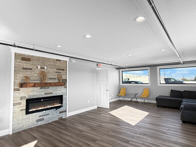 More Photos Of 1911 NE 58th Ave, Des Moines Industrial For Sale