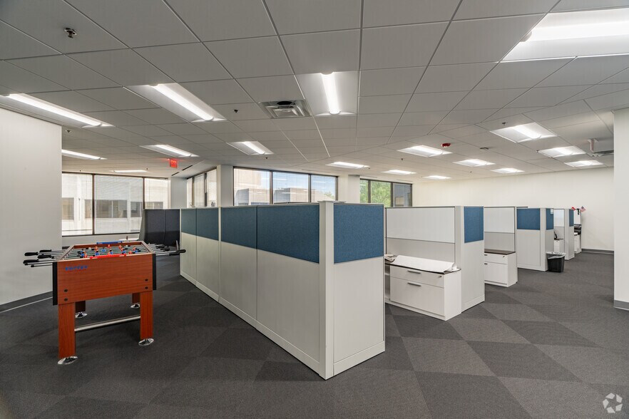 More Photos Of 2650 Thousand Oaks Blvd, Memphis Office For Lease
