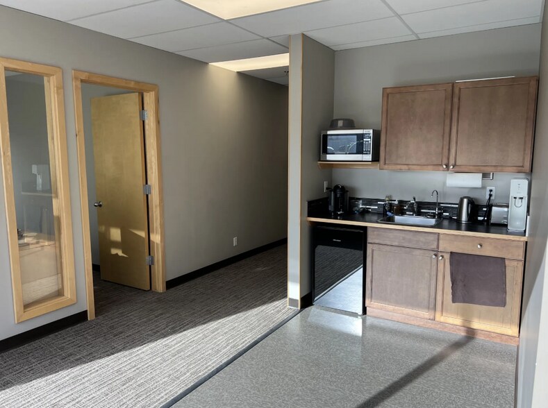 More Photos Of 10672 46th St SE, Calgary Light Distribution For Sale