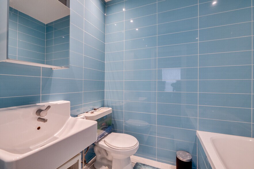 More Photos Of 201 Queen St S, Mississauga Storefront Retail Office For Sale