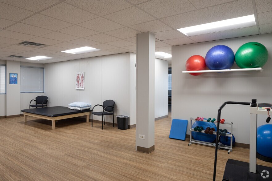 More Photos Of 750 W Hampden Ave, Englewood Office For Lease