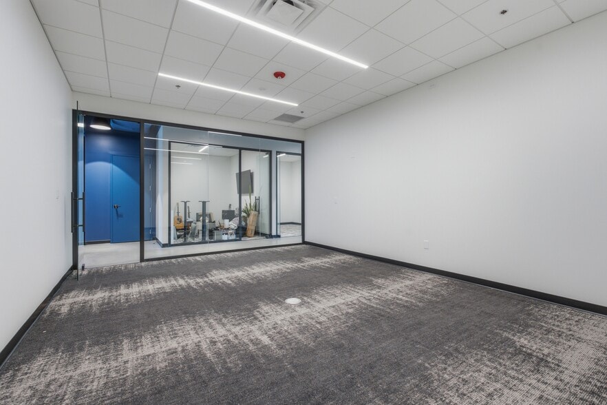 More Photos Of 6100 Robertson Ave, Nashville Storefront For Lease