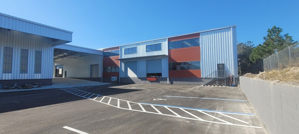 More Photos Of 19529 Democracy St, Groveland Industrial For Lease