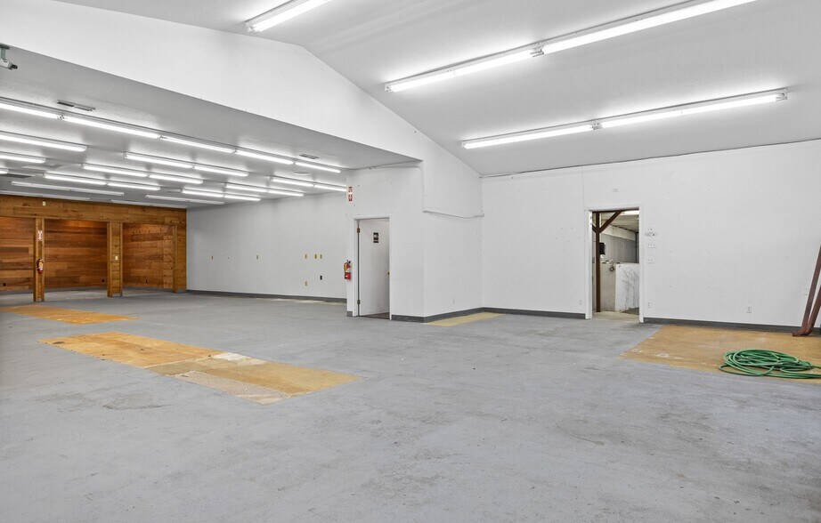 More Photos Of 1195 Newmark Ave, Coos Bay Storefront Retail Residential For Sale
