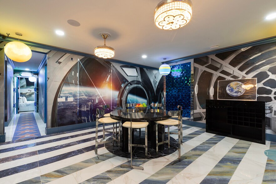 More Photos Of 1015 Fantasy Dr, Davenport Specialty For Sale