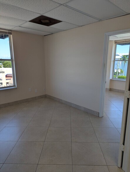 More Photos Of 701 NW Federal Hwy, Stuart Medical For Lease