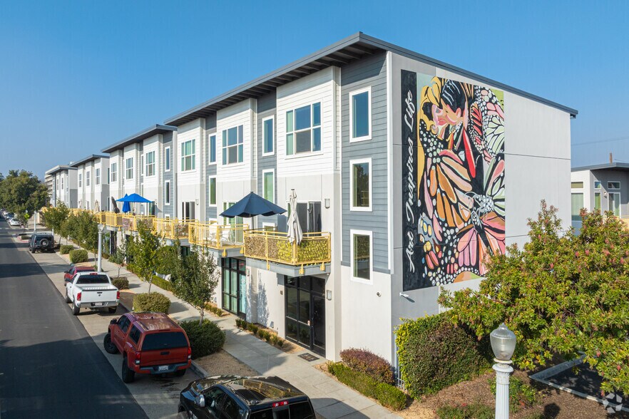 More Photos Of 1612 Fulton St, Fresno Apartments For Sale