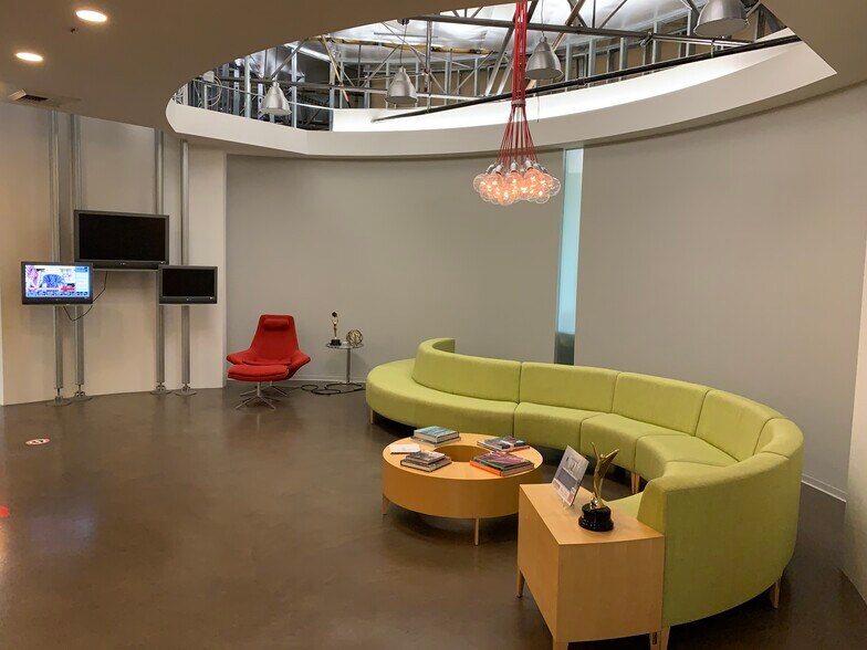 More Photos Of 2850 S Red Hill Ave, Santa Ana Office For Lease