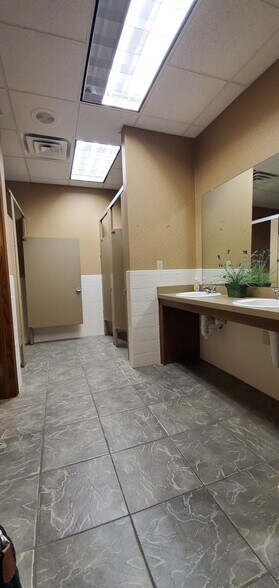 More Photos Of 626 W Main St, Fairfield Lodge Meeting Hall For Lease