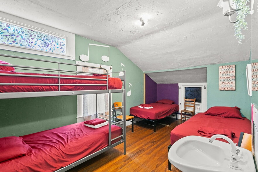 More Photos Of 3109 N Ola Ave, Tampa Hospitality For Sale