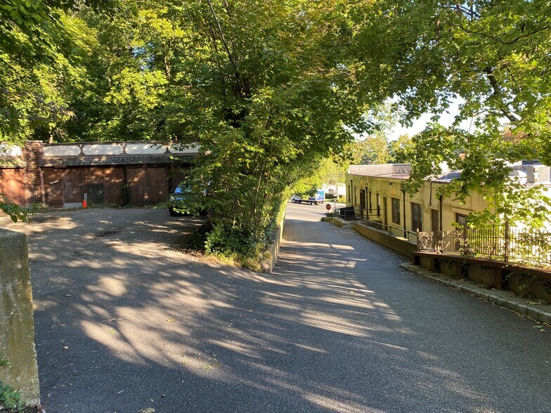 More Photos Of 2-8 Main St, Roslyn Storefront Retail Office For Sale