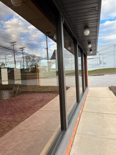 More Photos Of 8457-8459 Fort Smallwood Rd, Pasadena Fast Food For Lease