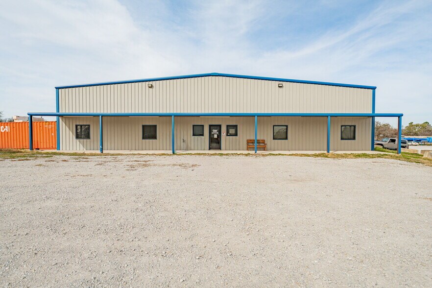 Primary Photo Of 4610 E Highway 199, Springtown General Retail For Sale