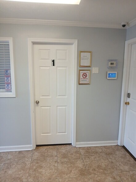 More Photos Of 737 Main St, Stone Mountain Office For Lease