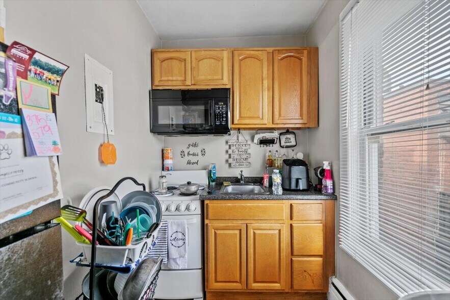 More Photos Of 1963-1965 Park St, Hartford Apartments For Sale