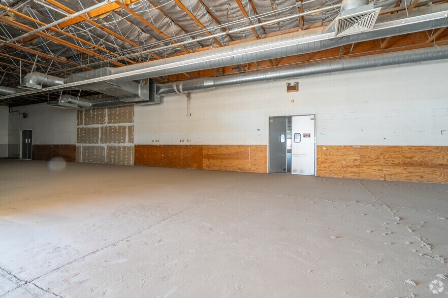 More Photos Of 890 E Hobsonway, Blythe Drugstore For Sale