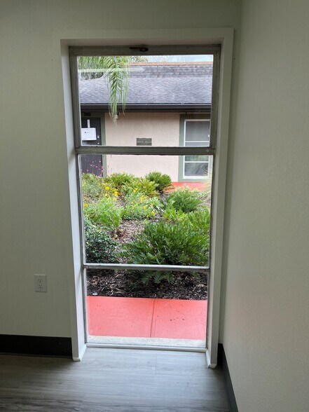 More Photos Of 119 W Plymouth Ave, Deland Unknown For Lease