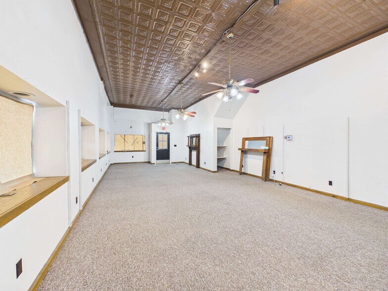 More Photos Of 123 S 3rd St, Ironton Storefront Retail Office For Sale