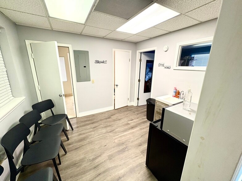 More Photos Of 9776 San Jose Blvd, Jacksonville Medical For Sale