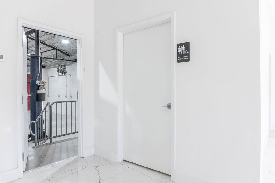 More Photos Of 122 Atando Ave, Charlotte Service For Lease