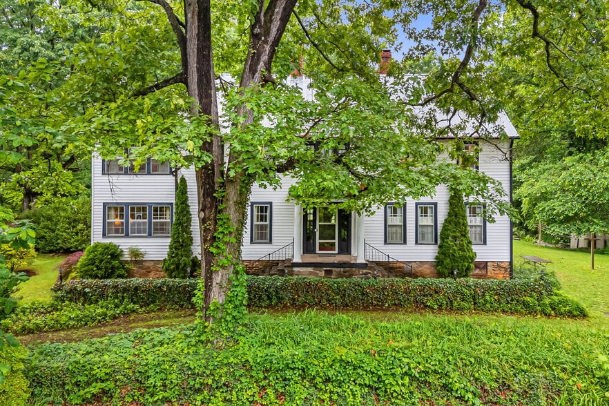 More Photos Of 1186 Old Us Hwy 70 W, Black Mountain Hospitality For Sale