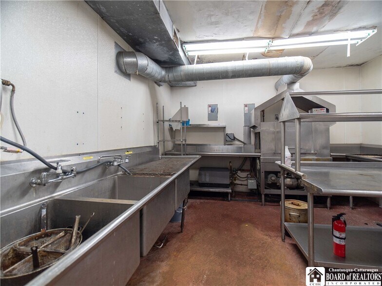 More Photos Of 188 S Erie St, Mayville Restaurant For Lease