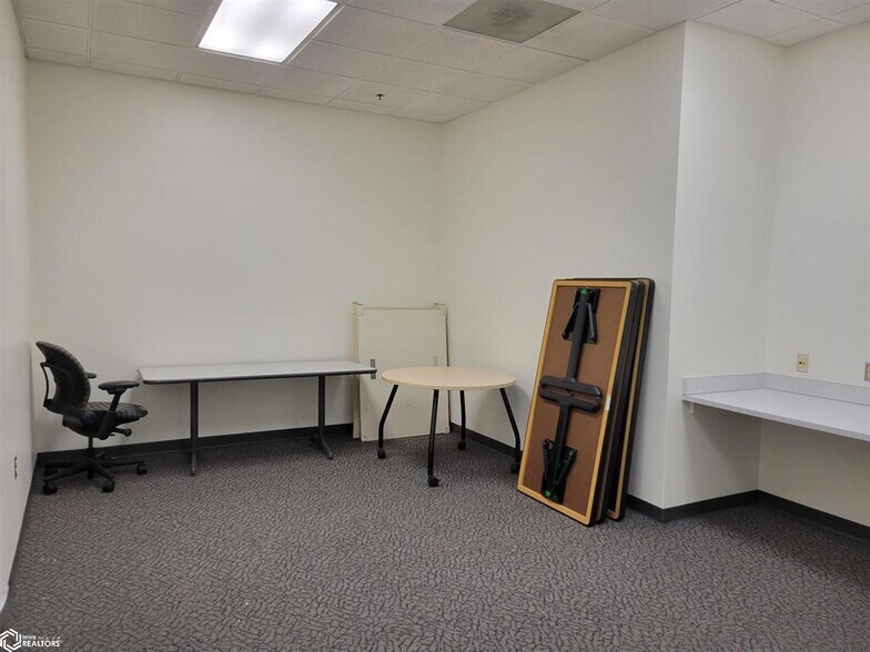 More Photos Of 127 E Main St, Ottumwa Medical For Lease