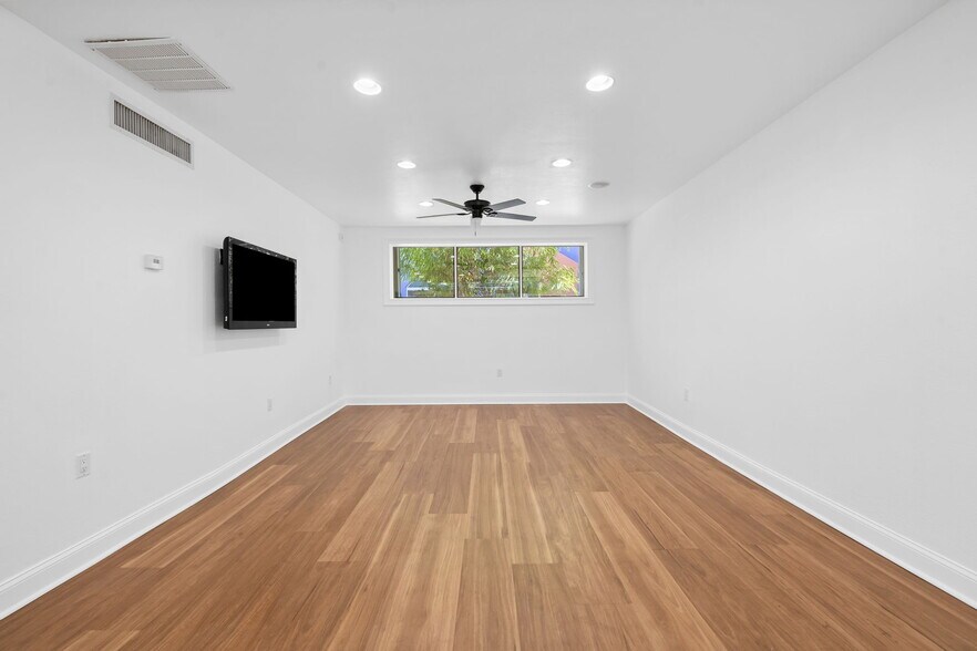 More Photos Of 100 SE 15th Ave, Fort Lauderdale Medical For Lease