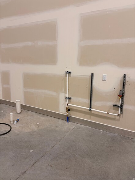 More Photos Of 2050 N 300 W, Spanish Fork Airplane Hangar For Sale