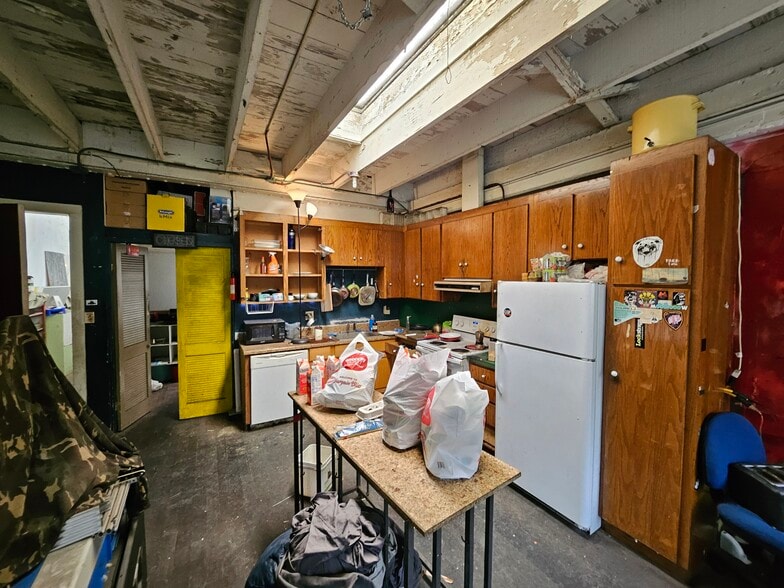 More Photos Of 380 Bayshore Blvd, San Francisco Service For Sale