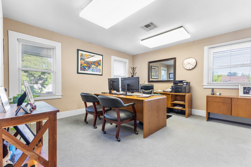 More Photos Of 700 College Ave, Santa Rosa Office For Sale