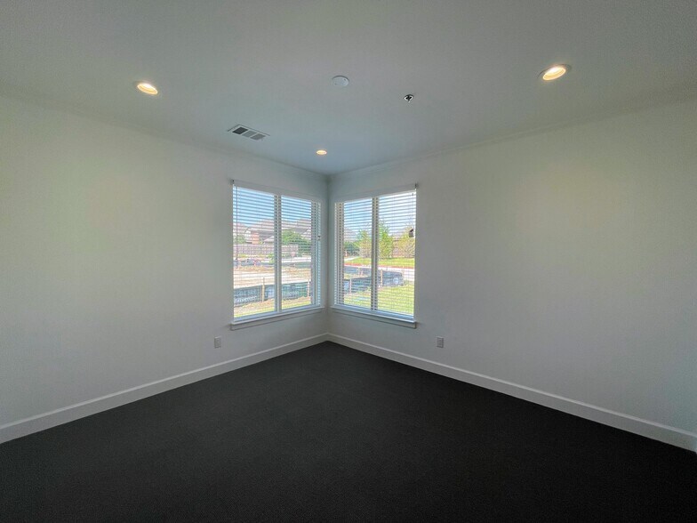 More Photos Of 400 Stonebrook Pky, Frisco Medical For Lease