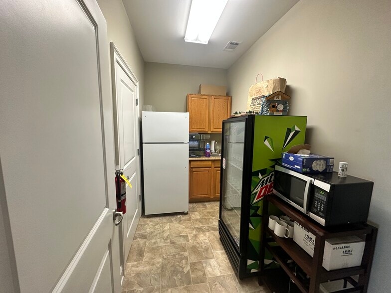 More Photos Of 110 Samaritan Dr, Cumming Medical For Sale