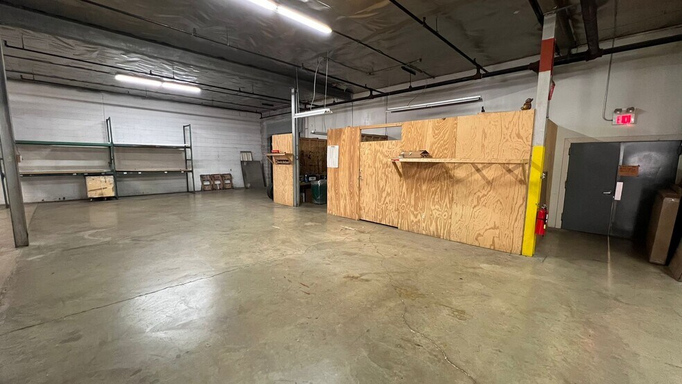 More Photos Of 123 N 10th Ave, Melrose Park Warehouse For Lease