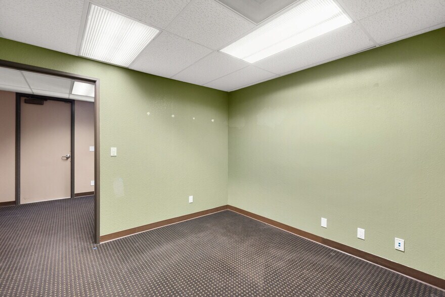 More Photos Of 777 E Alosta Ave, Azusa Religious Facility For Lease
