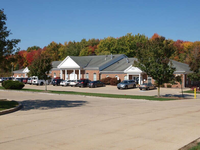 Primary Photo Of 16706 Chillicothe Rd, Chagrin Falls Office For Lease