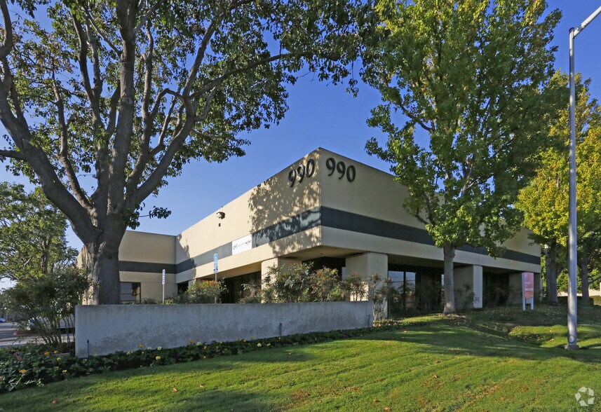 More Photos Of 990 Richard Ave, Santa Clara Light Distribution For Lease