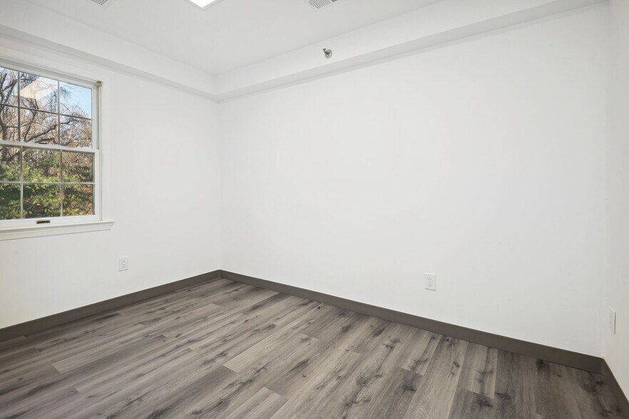 More Photos Of 731 Walker Rd, Great Falls Medical For Sale