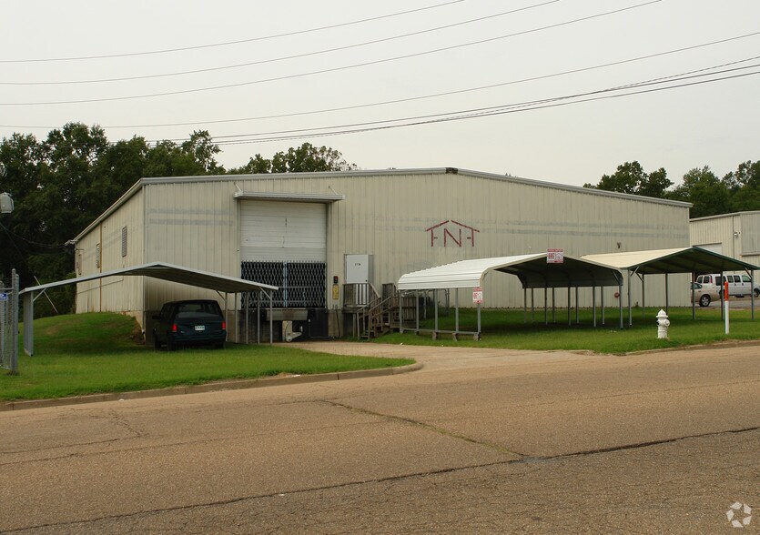 More Photos Of 275-B Industrial Dr, Jackson Warehouse For Lease