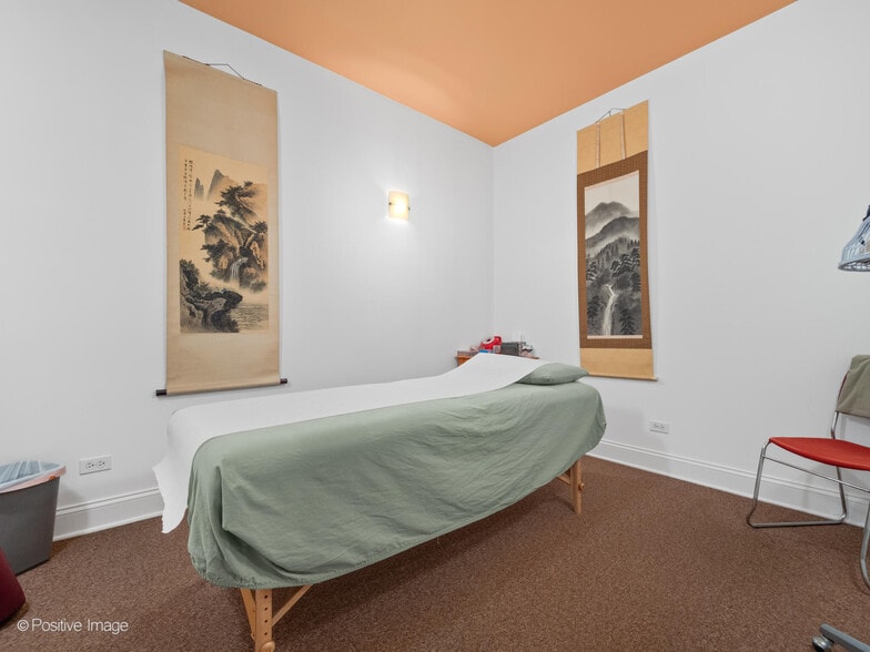 More Photos Of 4856 N Damen, Chicago Storefront Retail Office For Sale