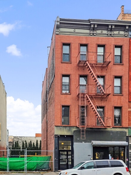 Primary Photo Of 954 Manhattan Ave, Brooklyn Apartments For Sale