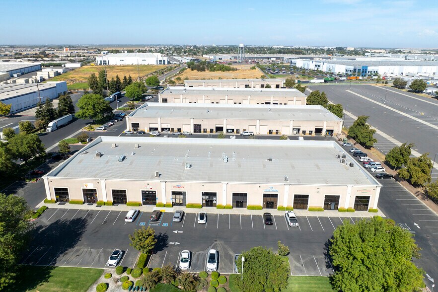 More Photos Of 17800-17918 Murphy Pky, Lathrop Warehouse For Lease