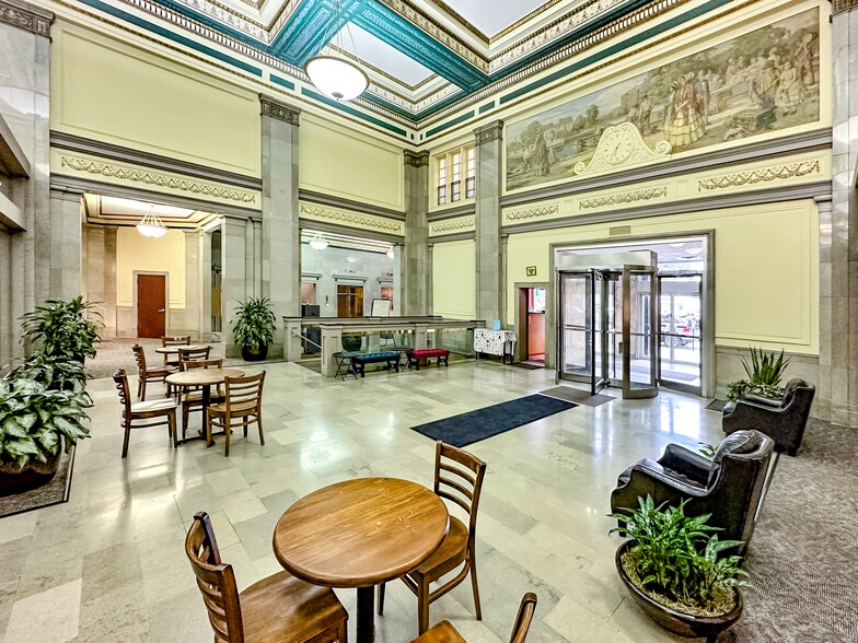 More Photos Of 127 W Berry St, Fort Wayne Office For Sale